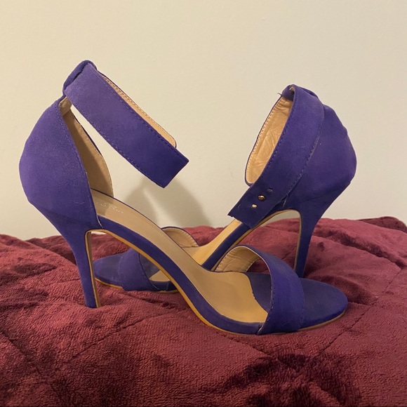 31/2 inch heels - Picture 2 of 2